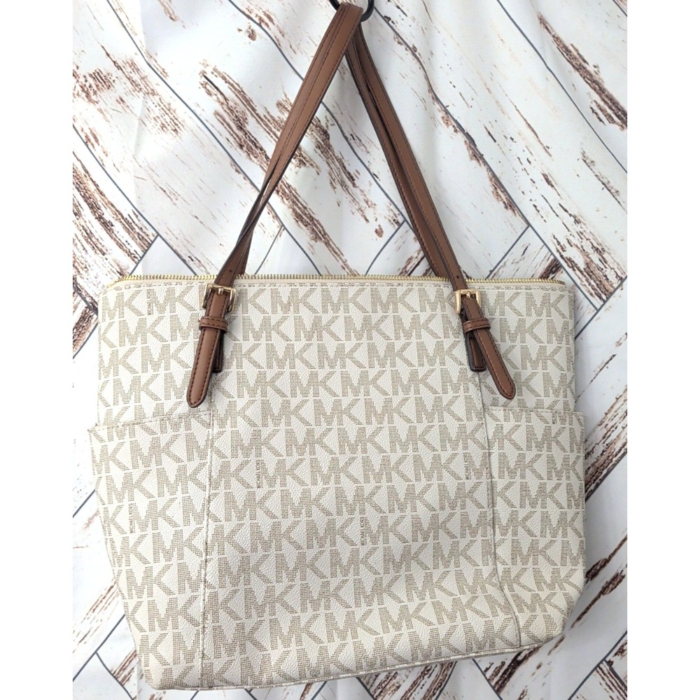 Michael Kors Signature Tote Bag - Picture 4 of 7